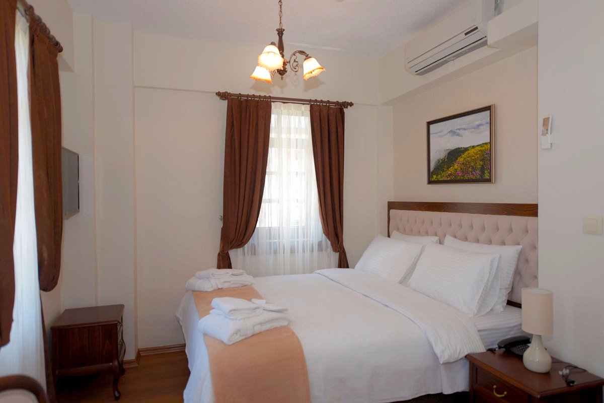 Zağnospaşa Konakları