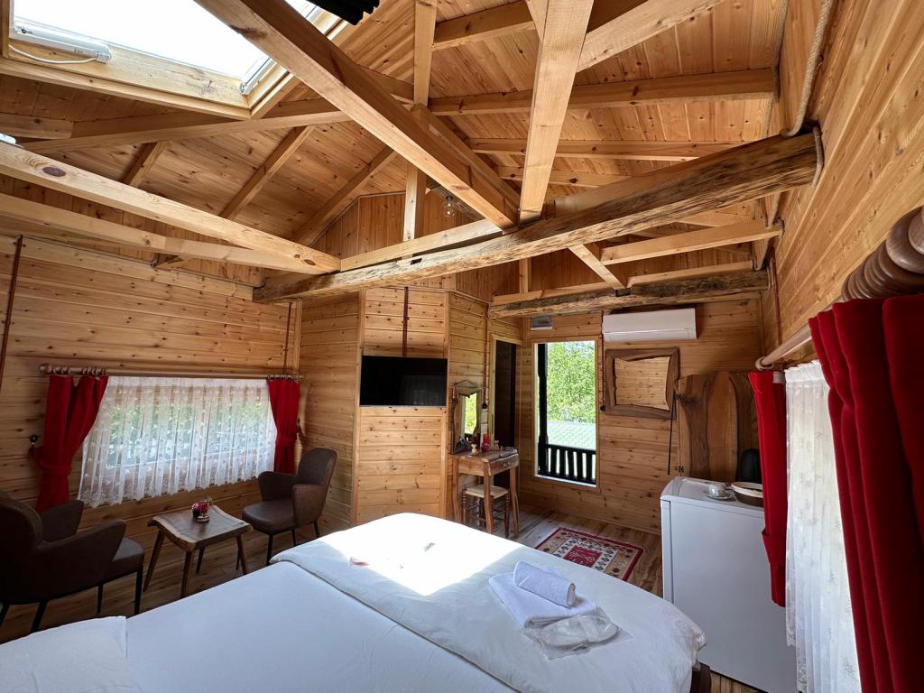 Teona Çağlayan Bungalov