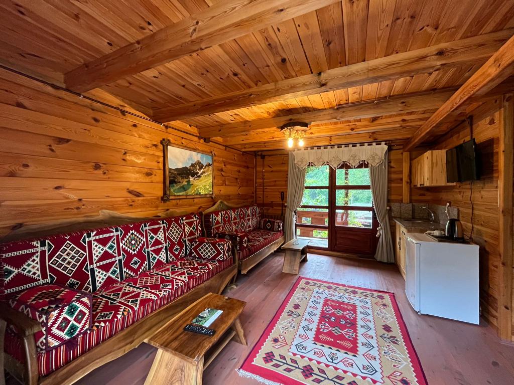 Teona Çağlayan Bungalov