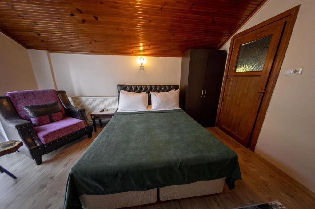 Abant Zümrüt Dağevi