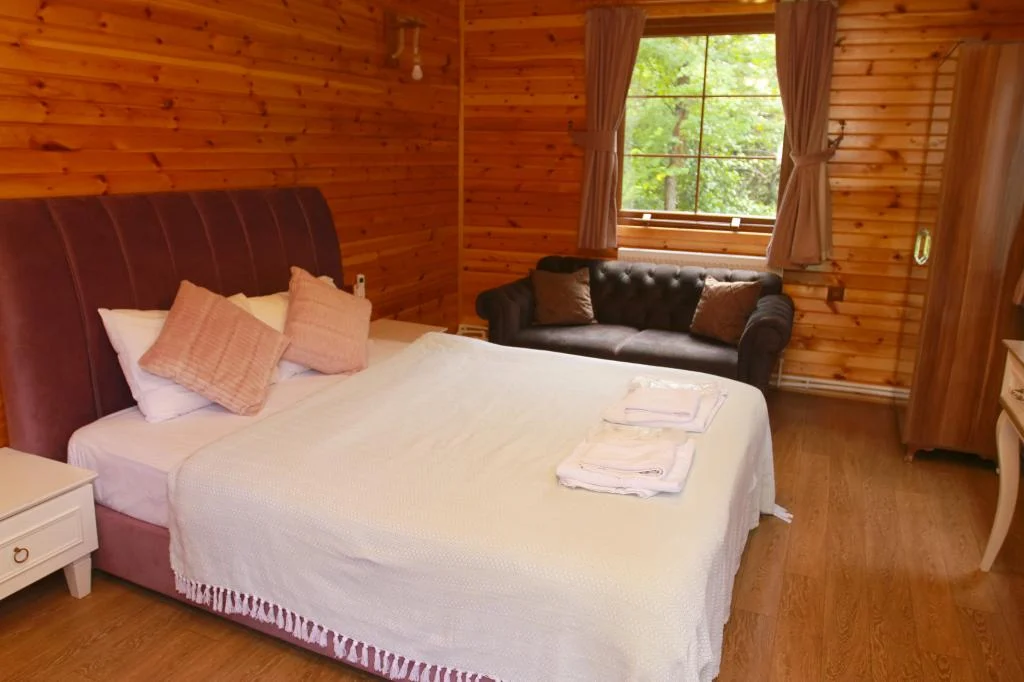 Abant Bahçeli Köşk