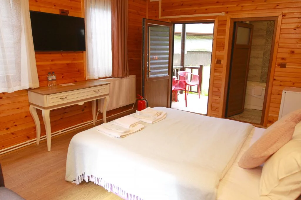 Abant Bahçeli Köşk