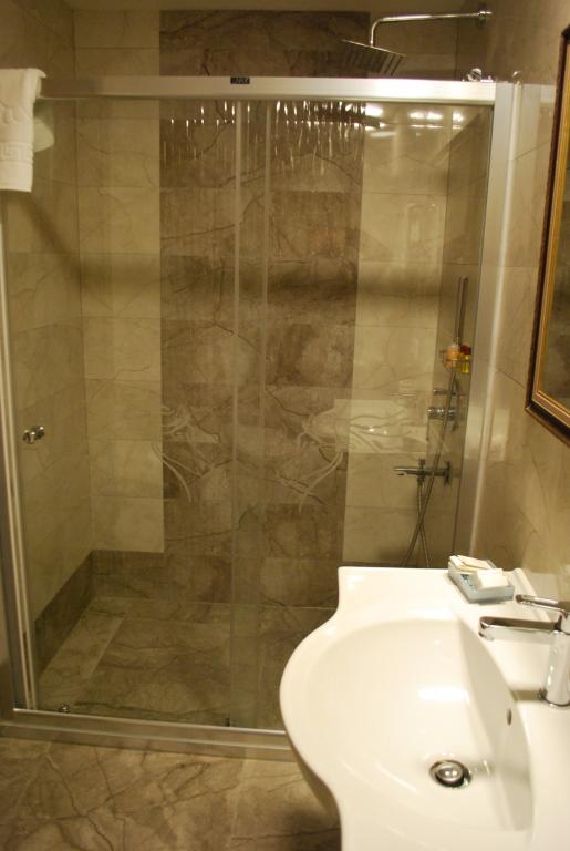 Karlıbel Hotel Atlıhan