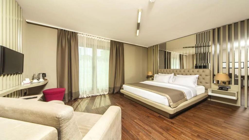 The City Suites Hotel