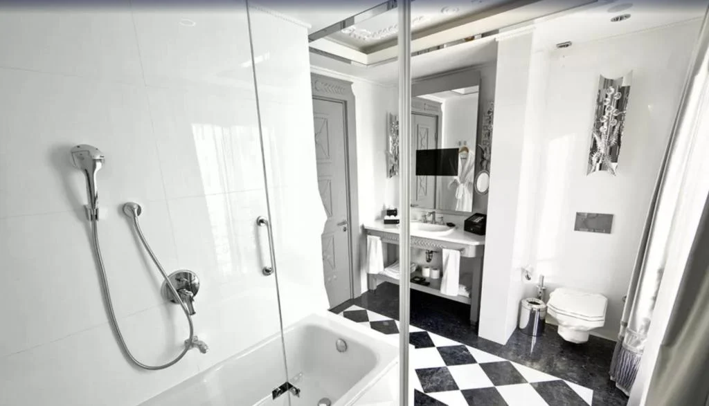 Wyndham Grand Istanbul Kalamış Marina Hotel