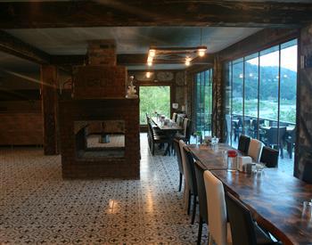 Livadi Hotel&Rafting