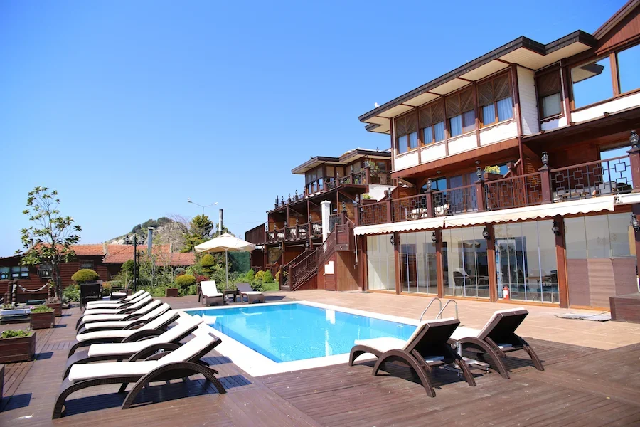 Phellos Suites