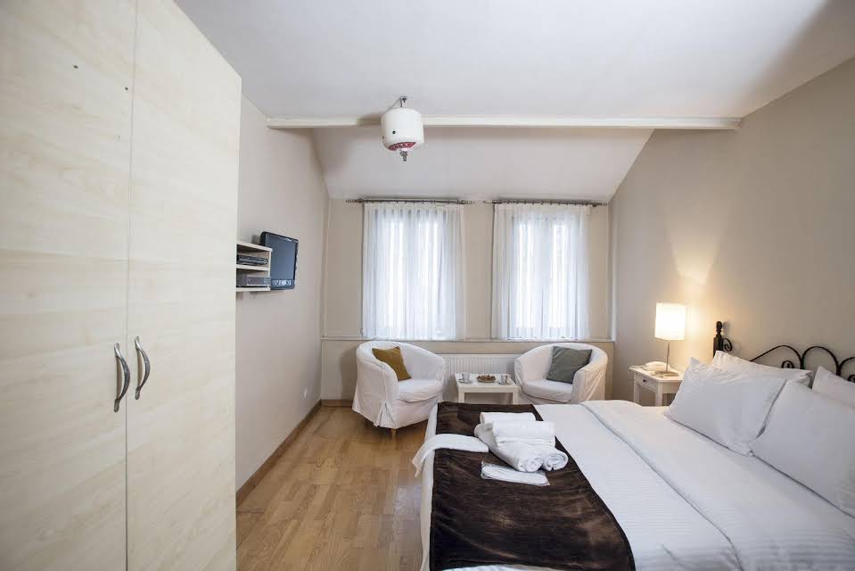 Gen Suites Pera