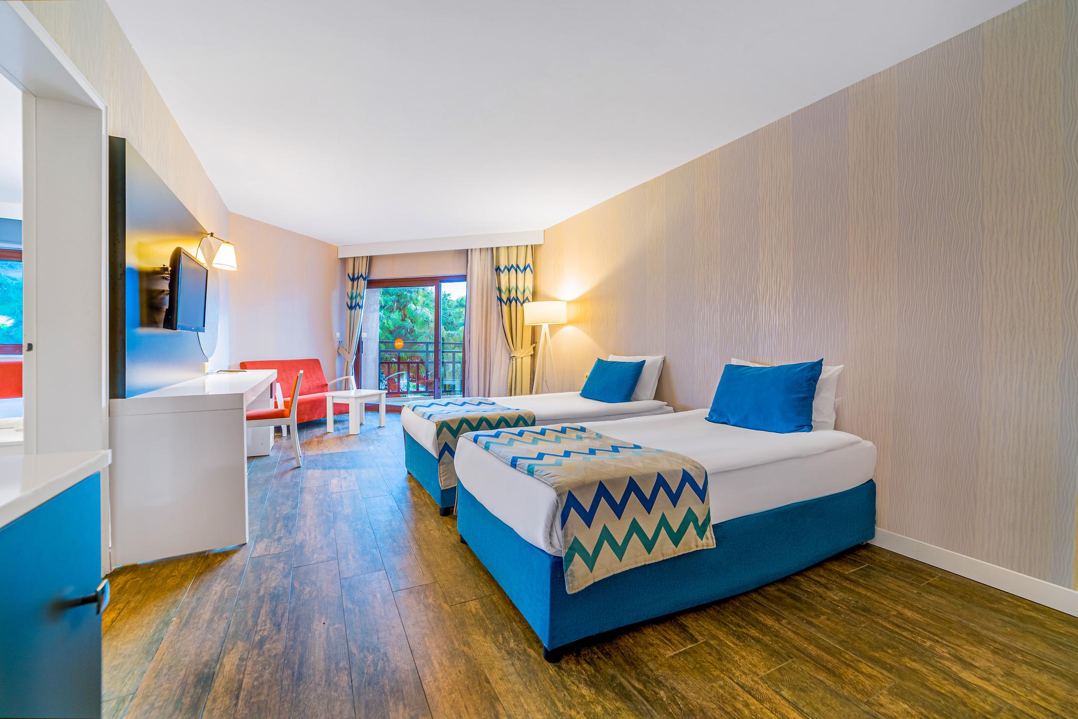 Justiniano Park Conti