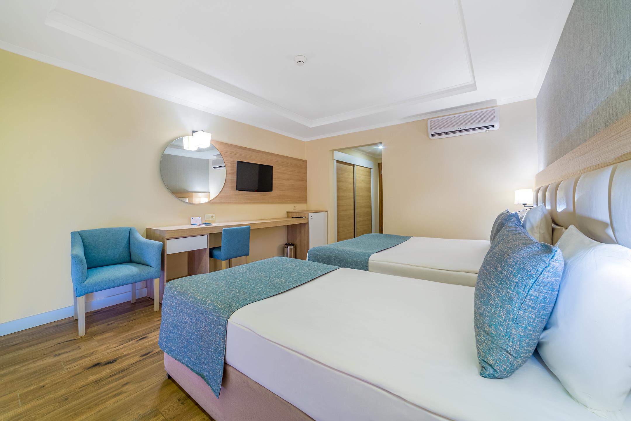 Justiniano Park Conti