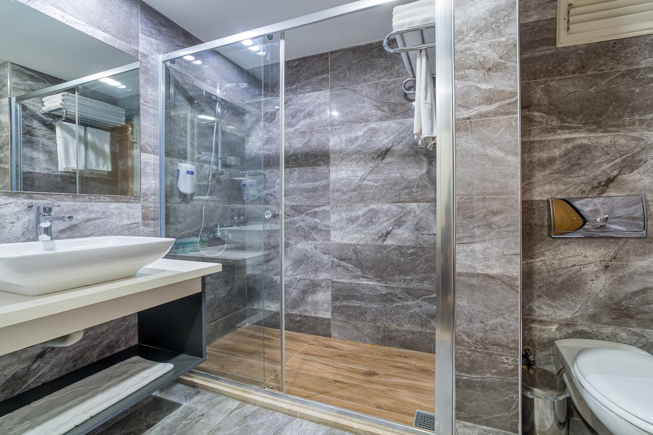 Justiniano Park Conti