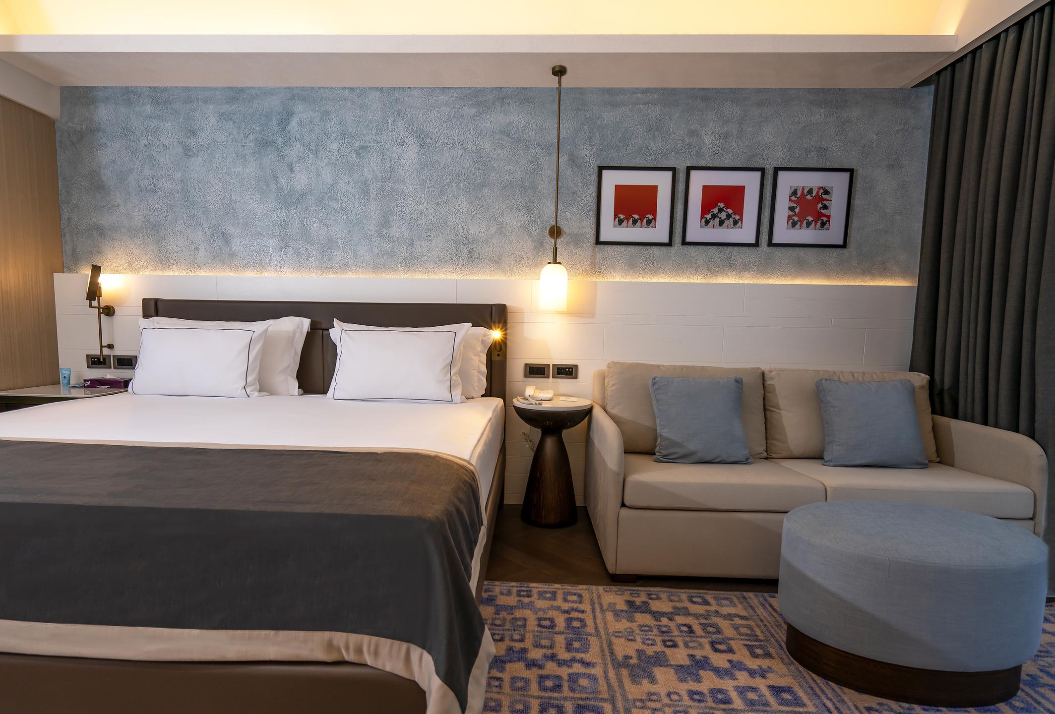 Lara Barut Collection