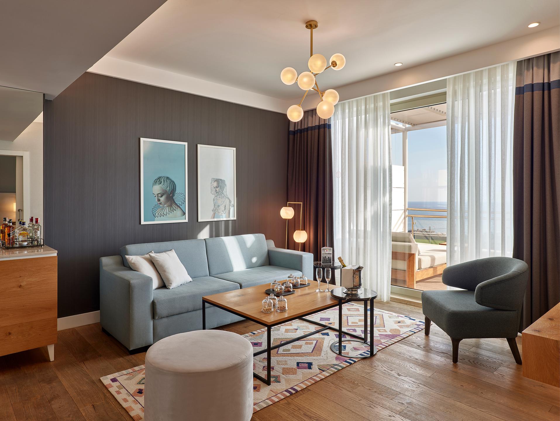 Lara Barut Collection