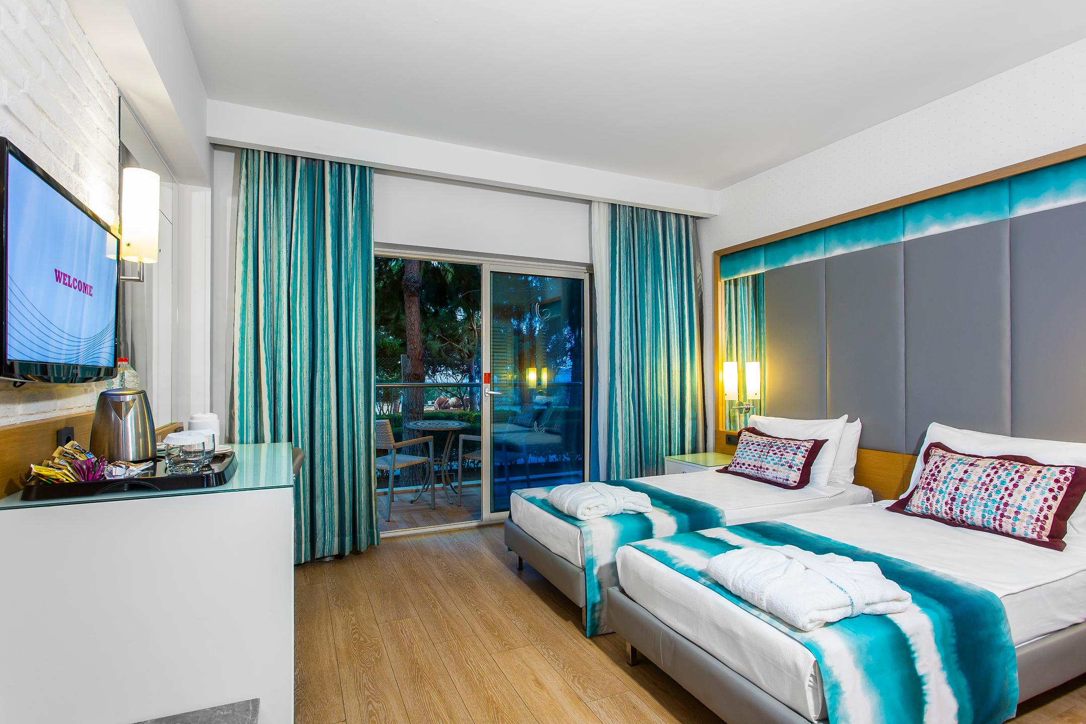 Long Beach Resort Hotel & Spa Deluxe