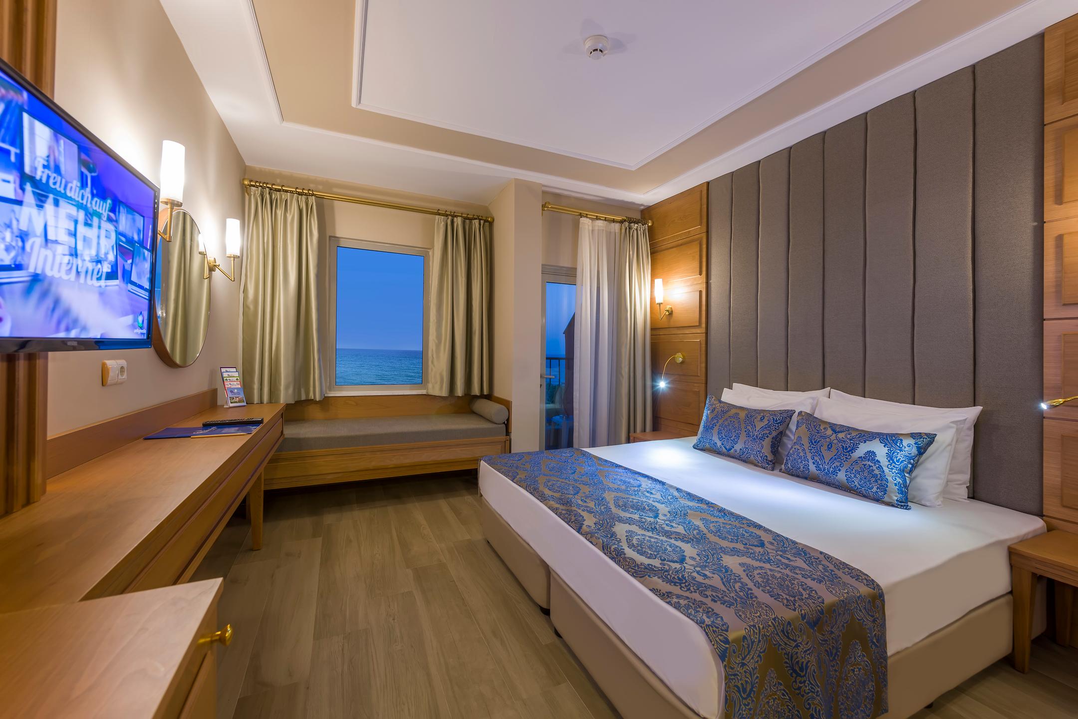 Royal Atlantis Beach