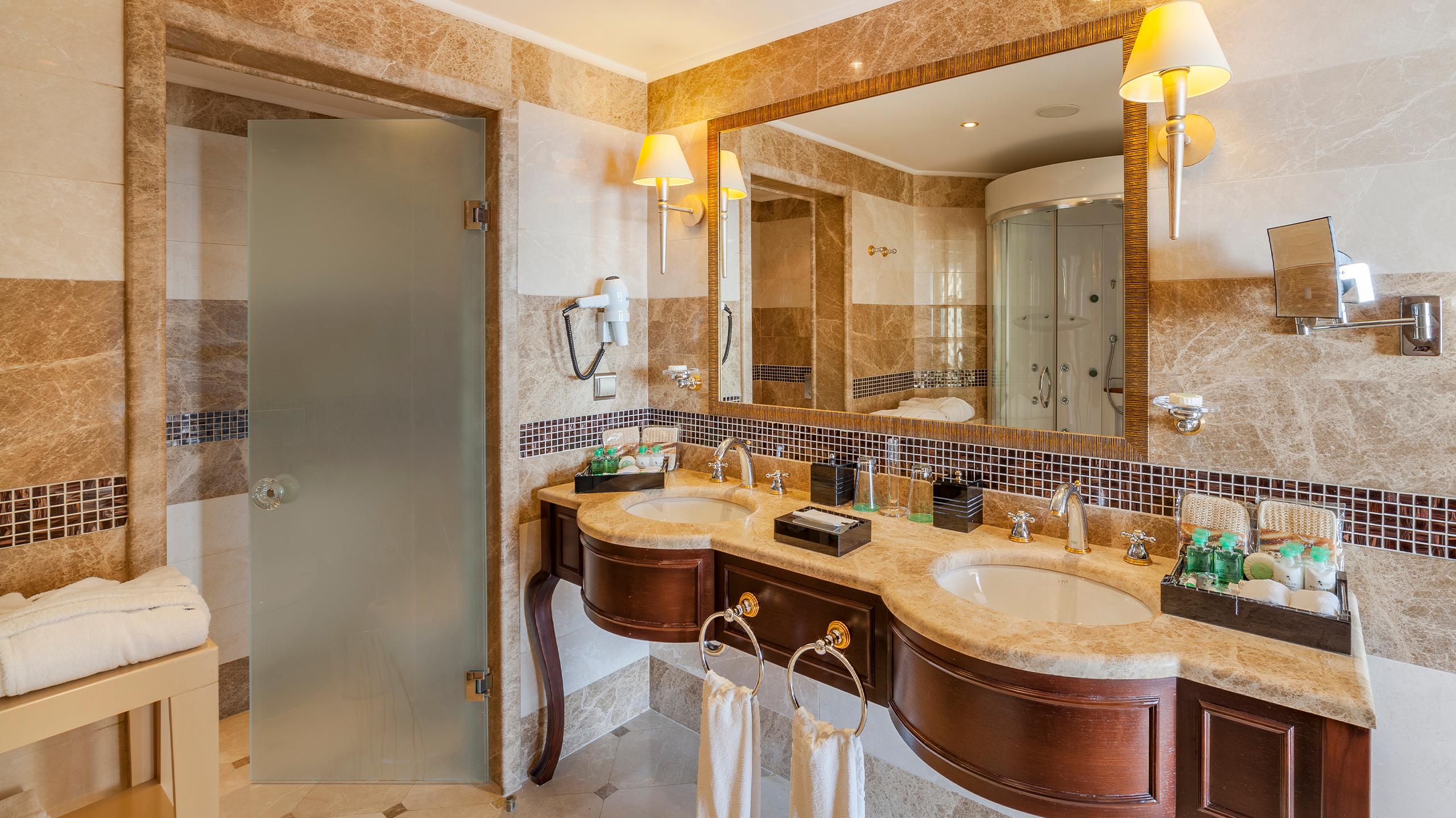 Sunrise Resort Hotel