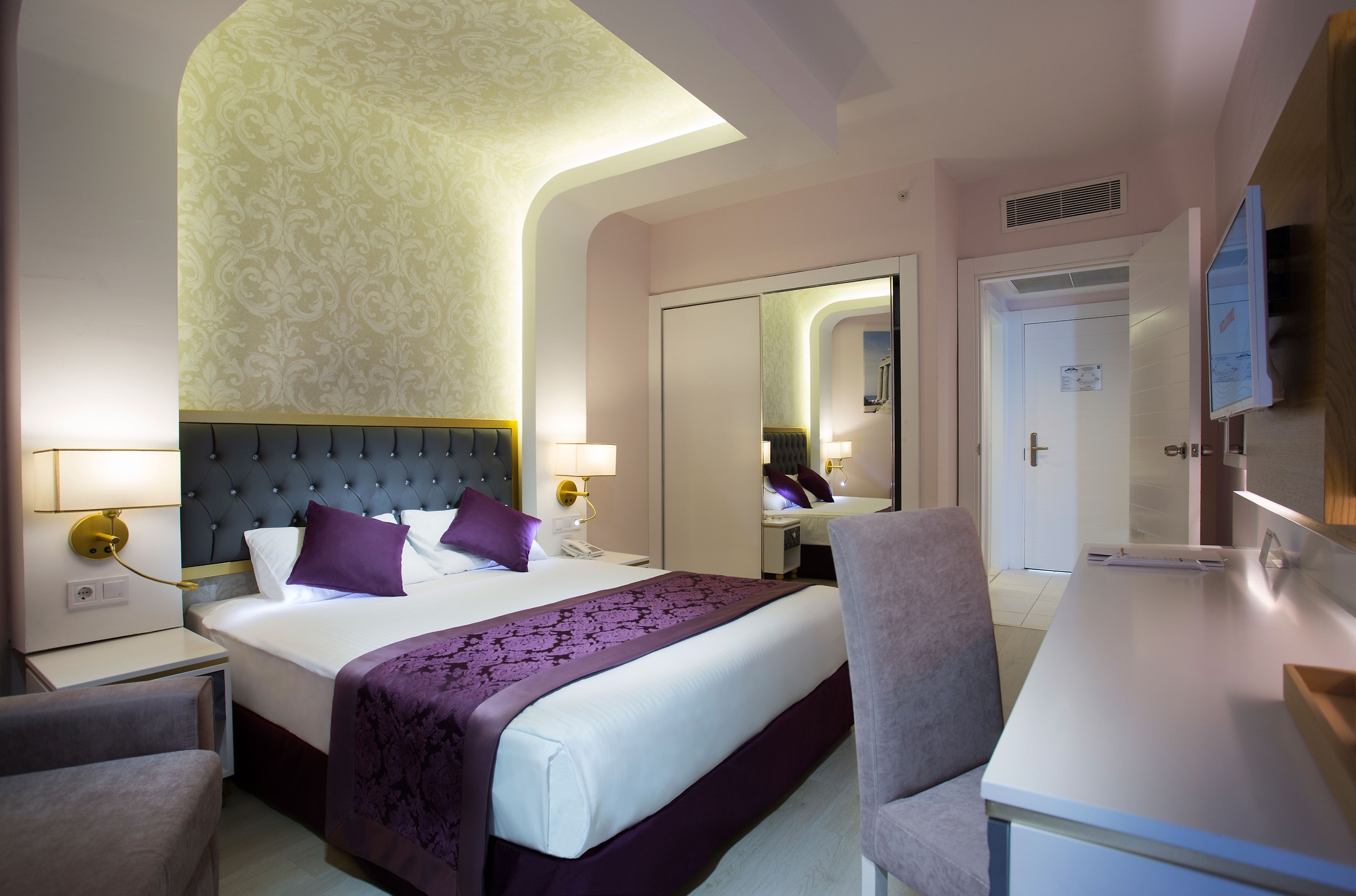 Water Side Resort & Spa