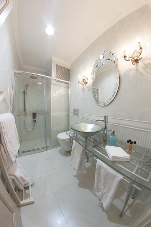 Villa Pera Suite Hotel