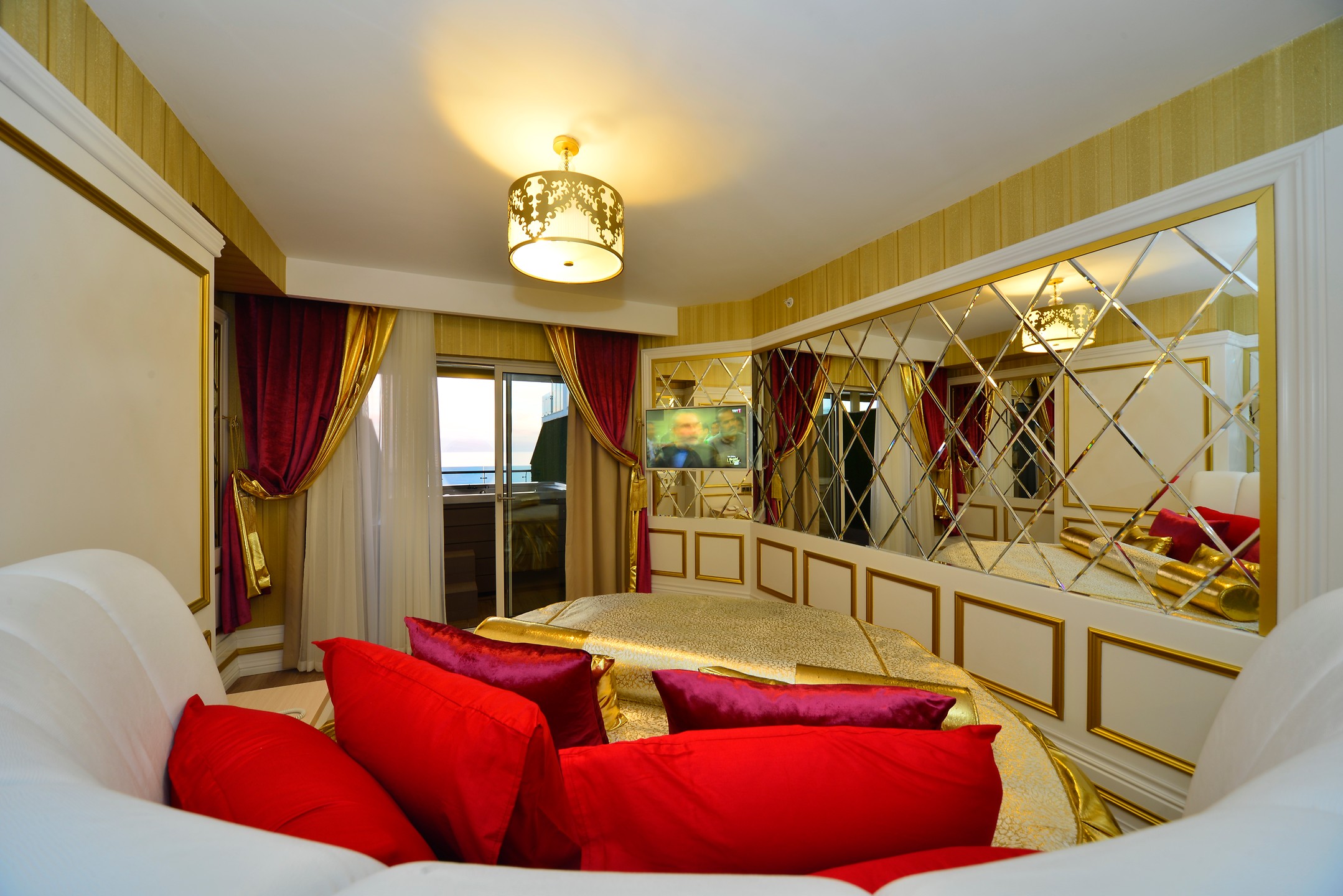 Azura Deluxe Resort & Spa