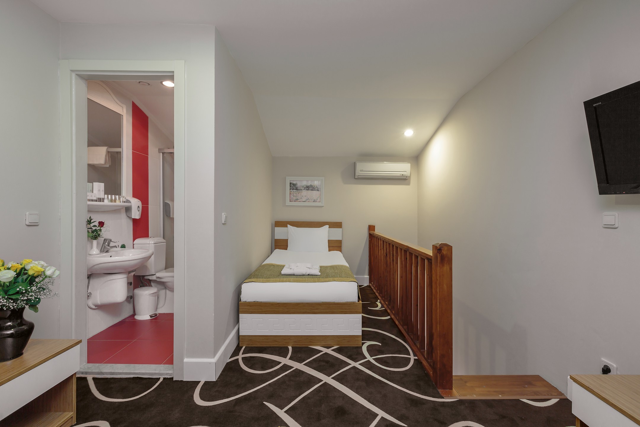 Alva Donna World Palace