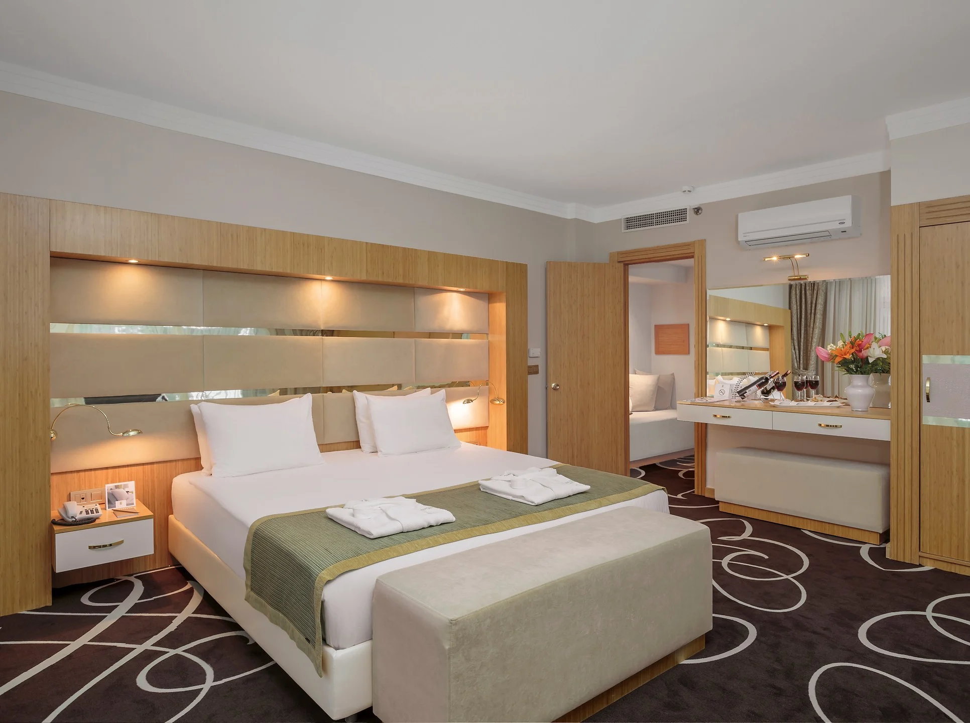 Alva Donna World Palace