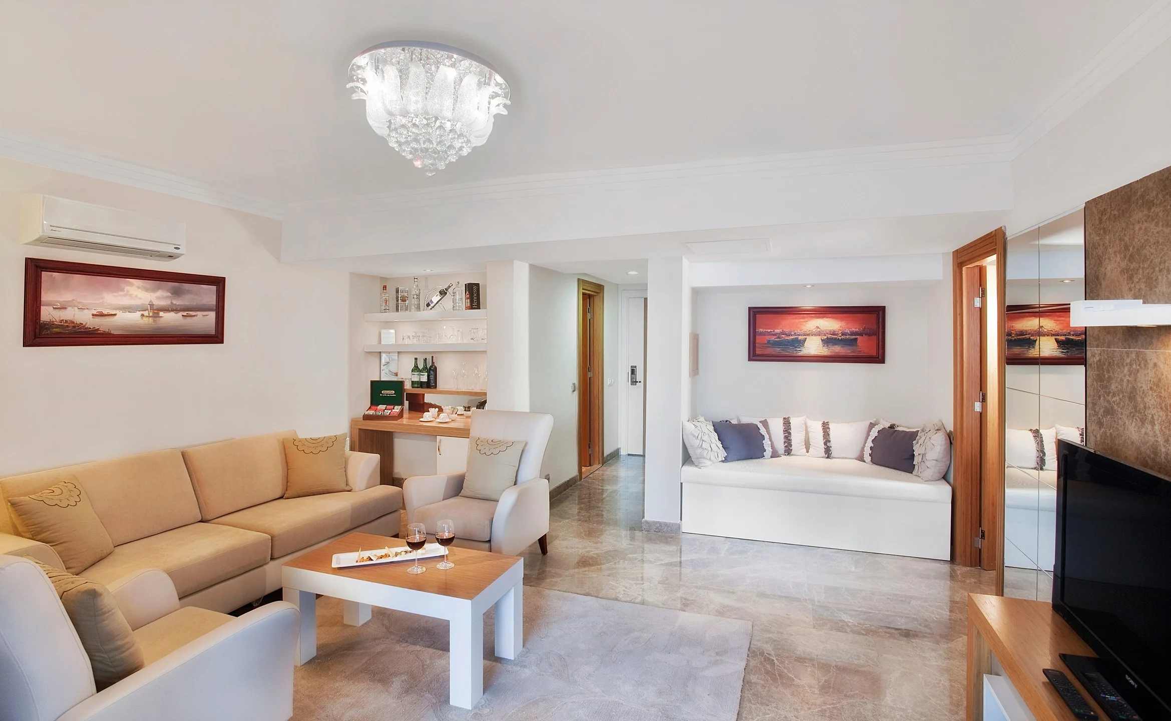 Alva Donna World Palace