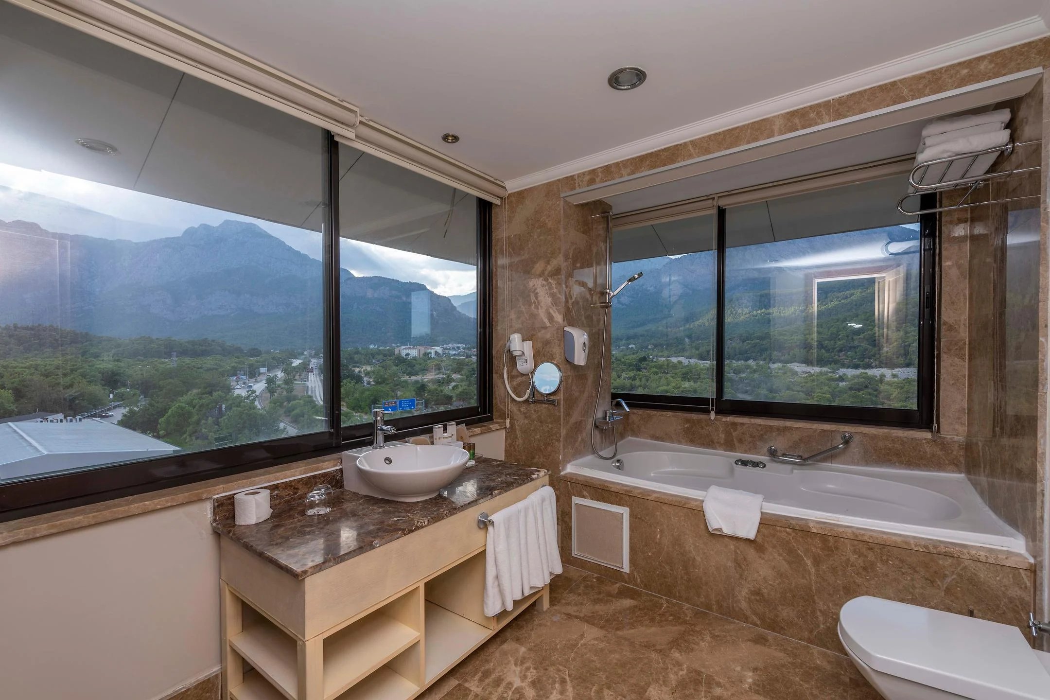 Amara Luxury Resort & Villas