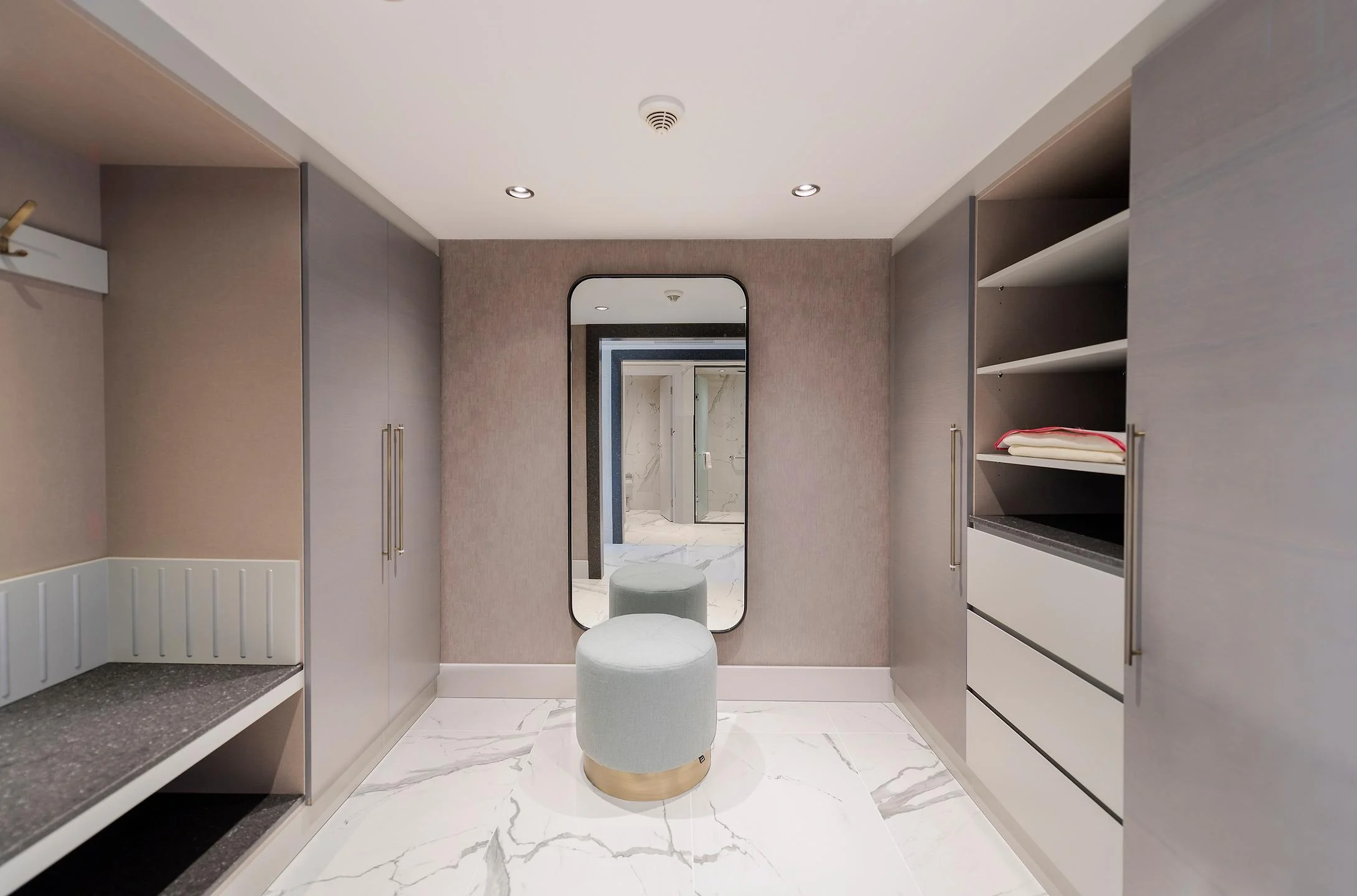 Arum Barut Collection