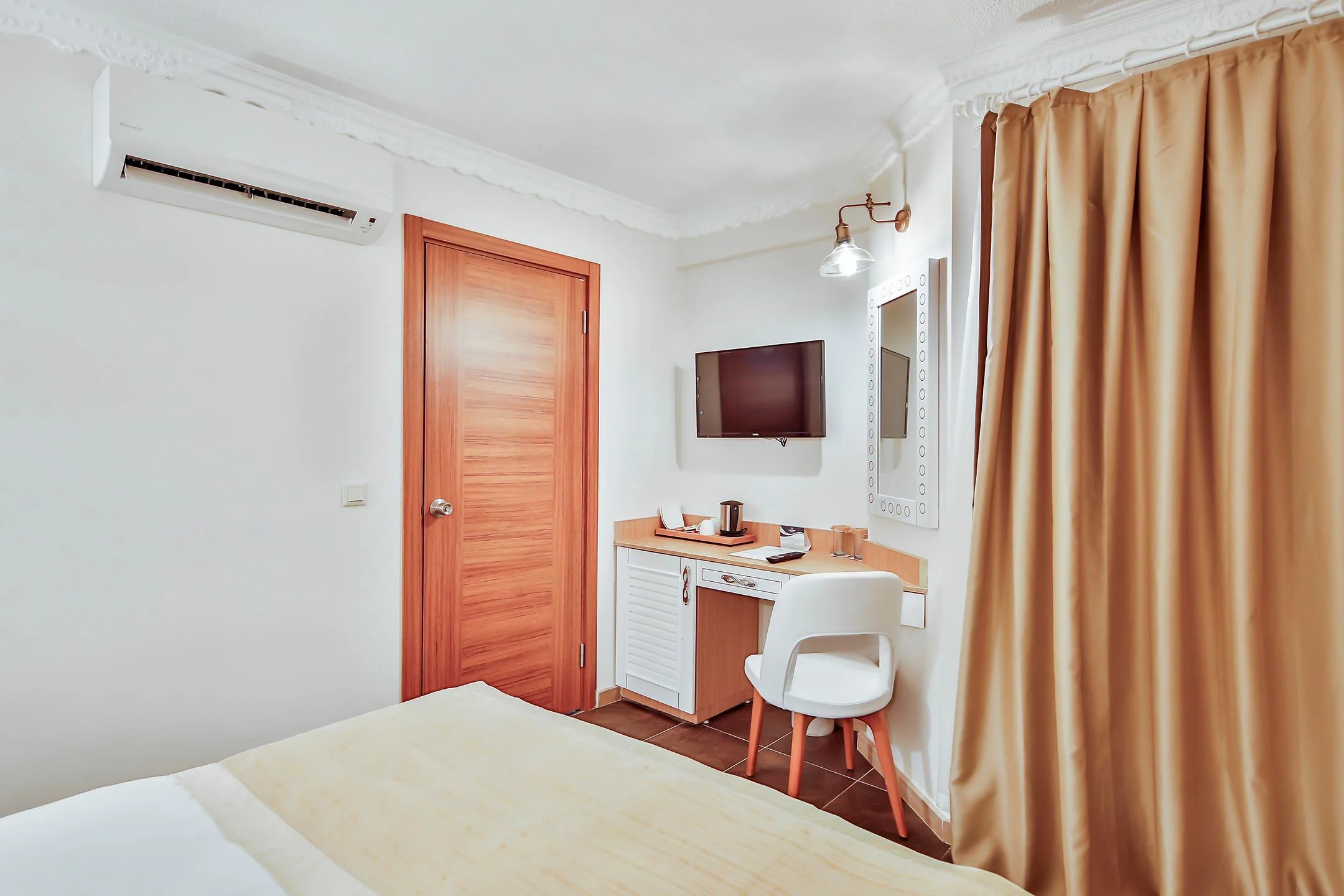 Crystal Family World Of Colours