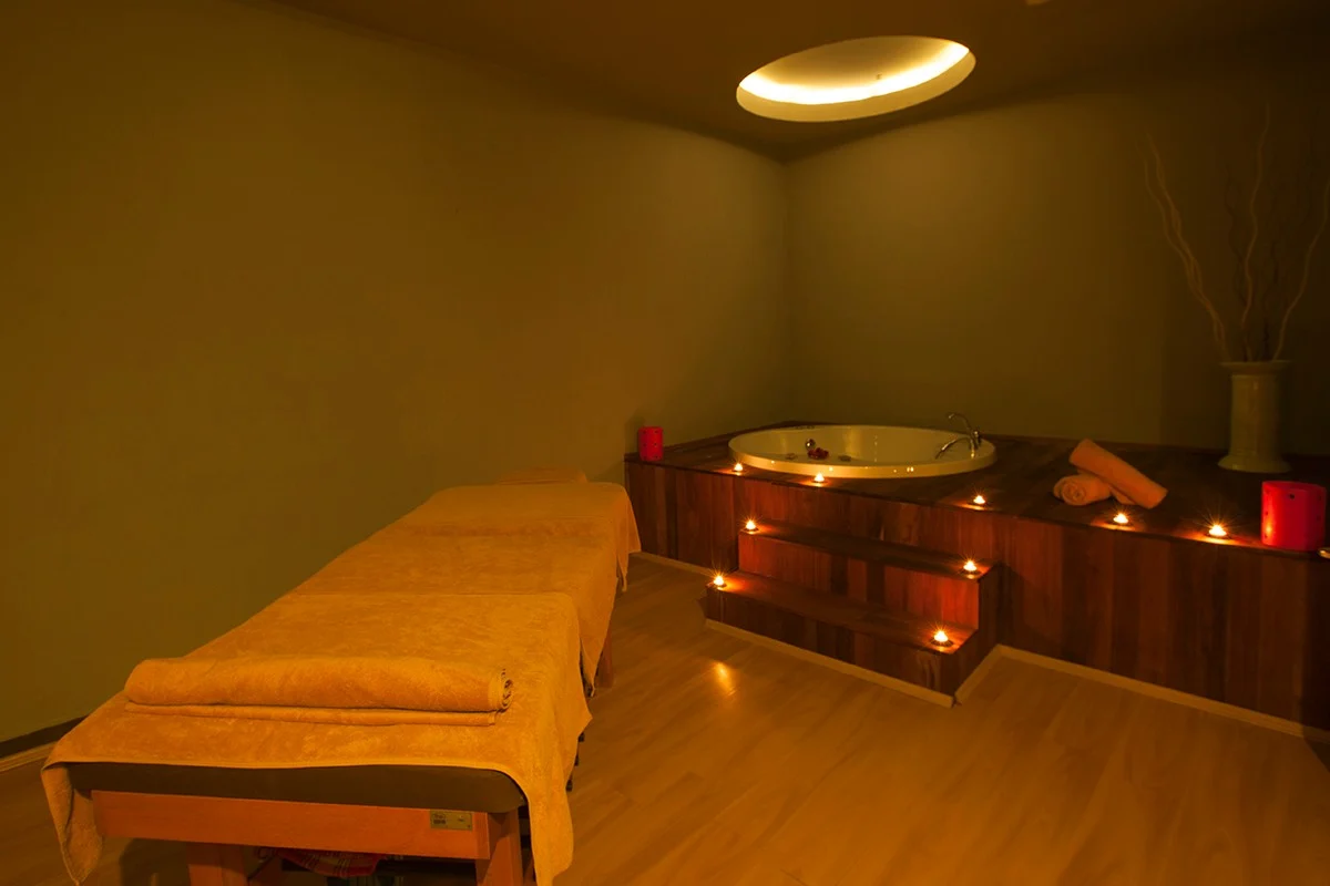 Diamond Beach Hotel & Spa