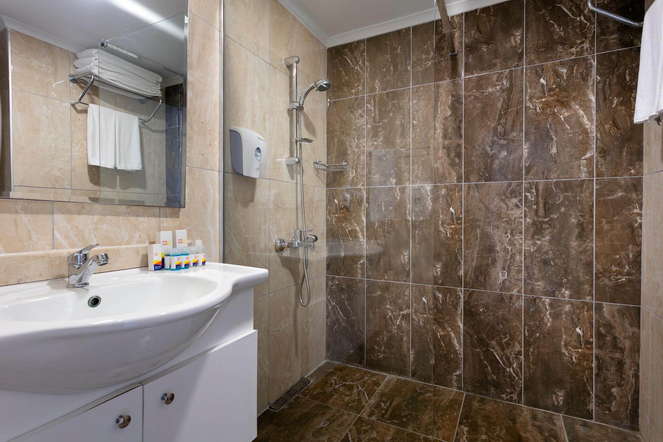 Fun&Sun Family Life Side