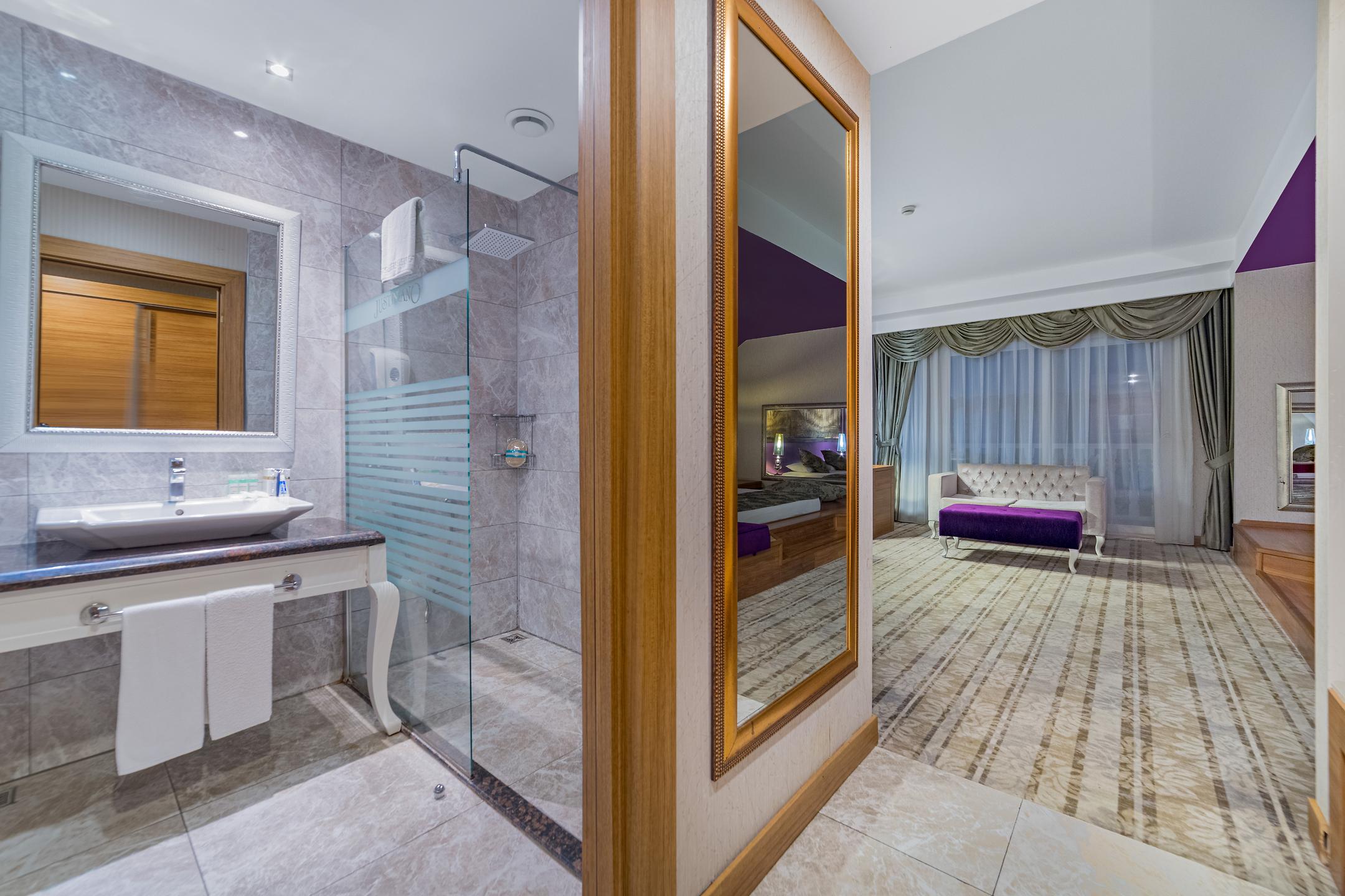 Justiniano Deluxe Resort