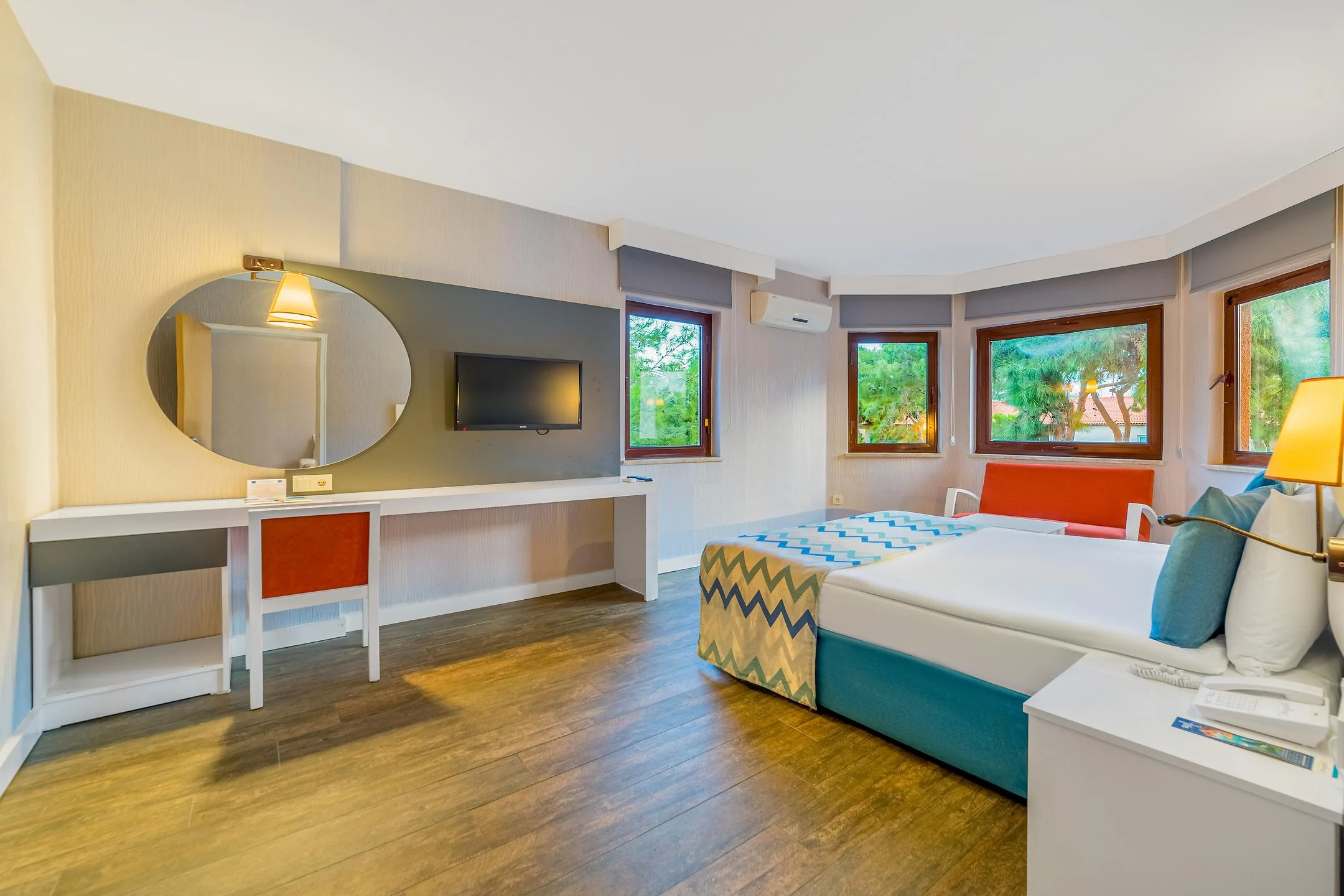 Justiniano Park Conti