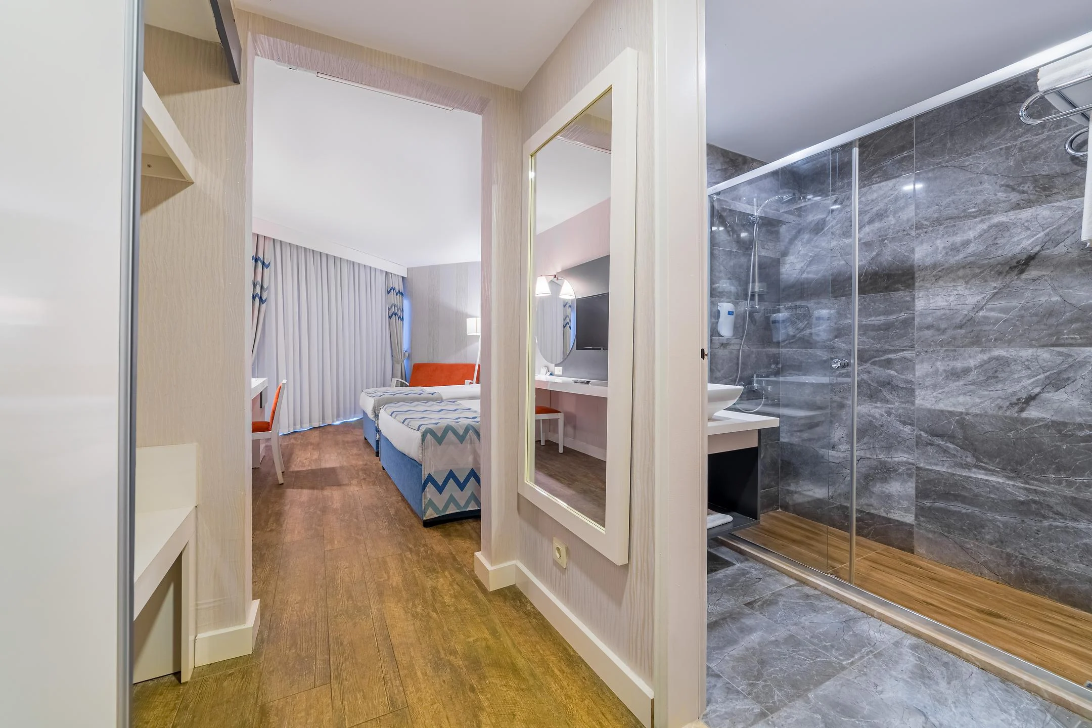 Justiniano Park Conti