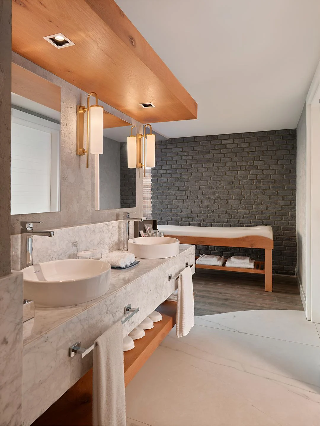 Lara Barut Collection