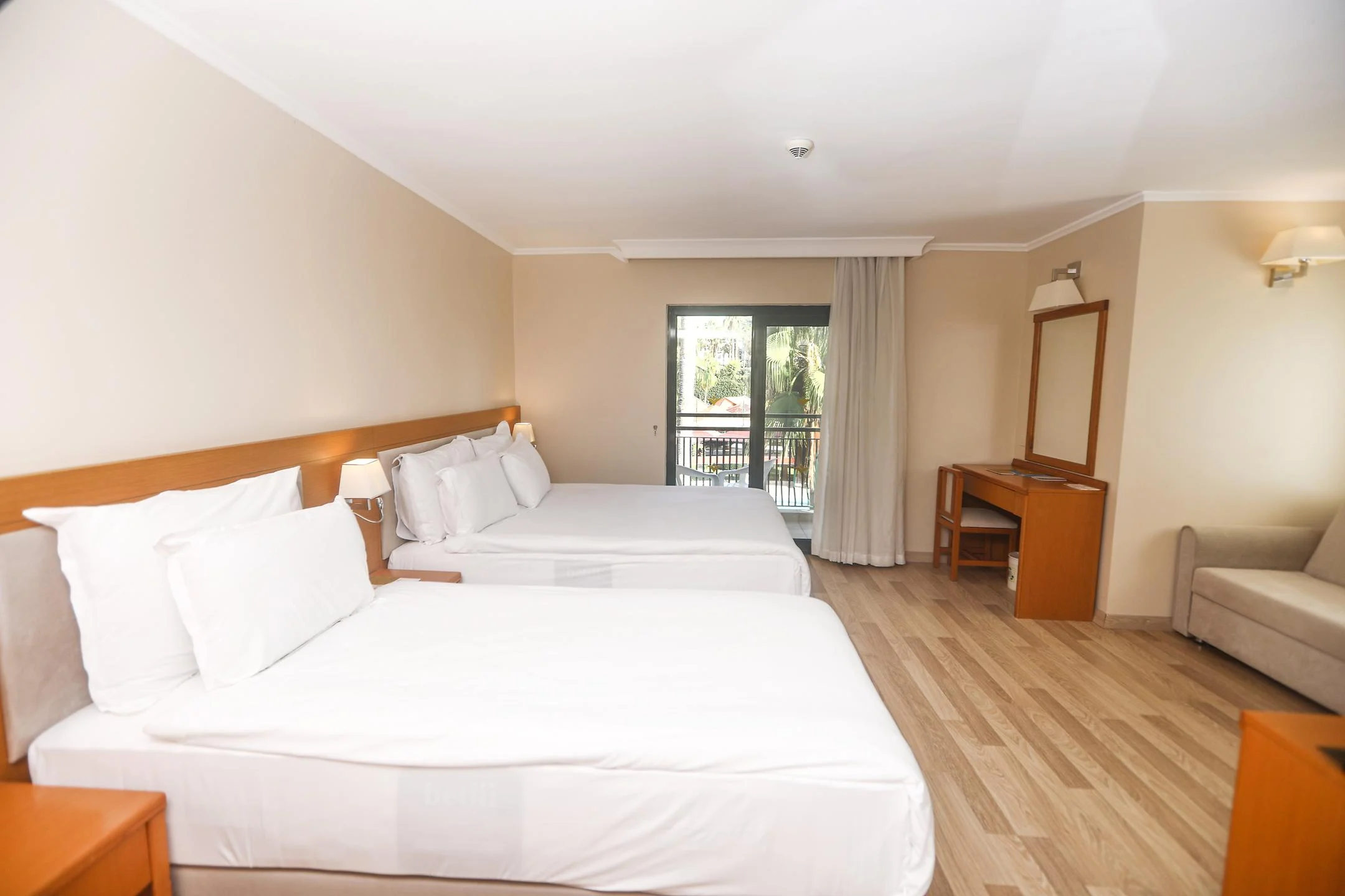 Miramare Queen Hotel