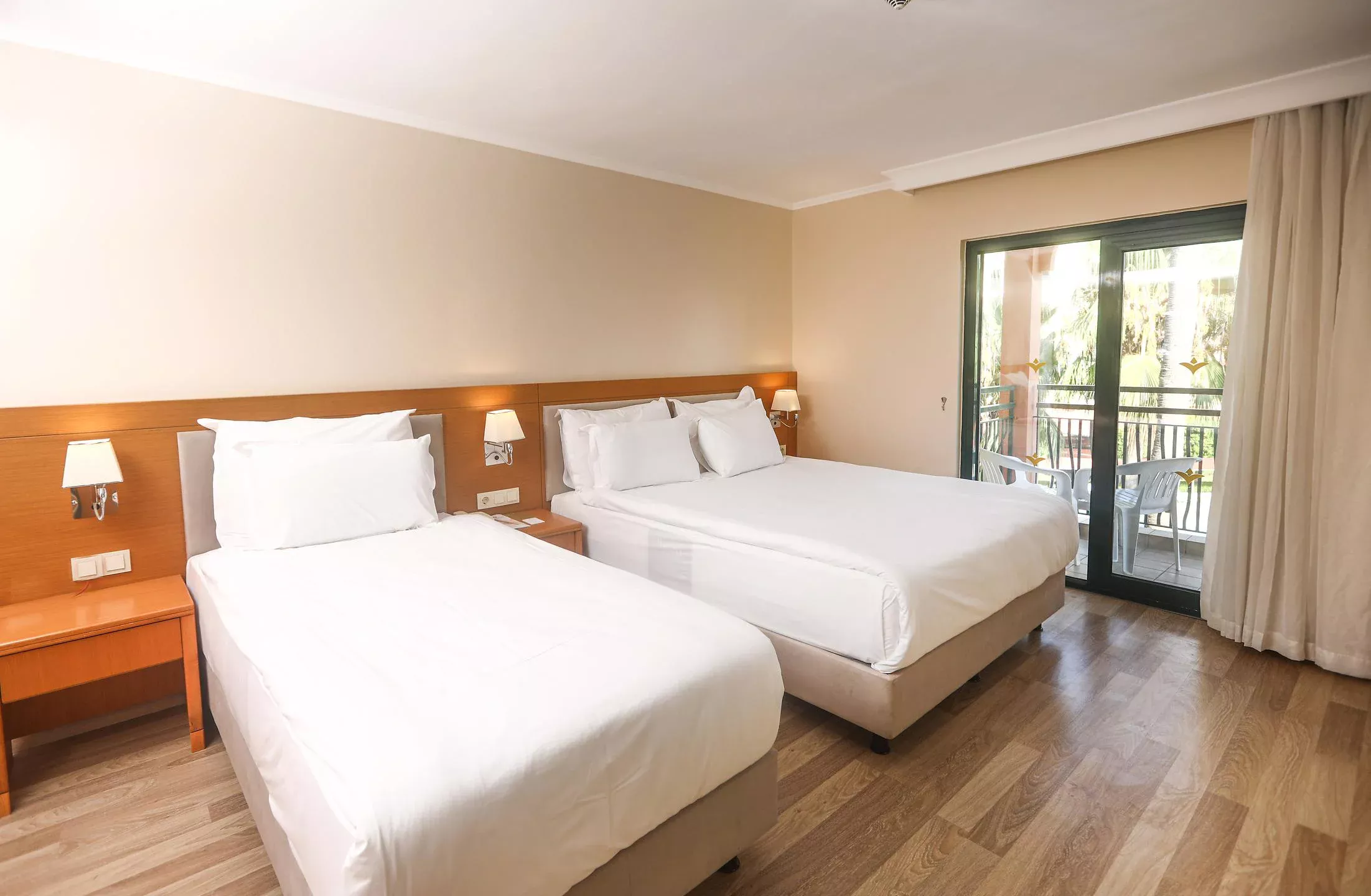 Miramare Queen Hotel