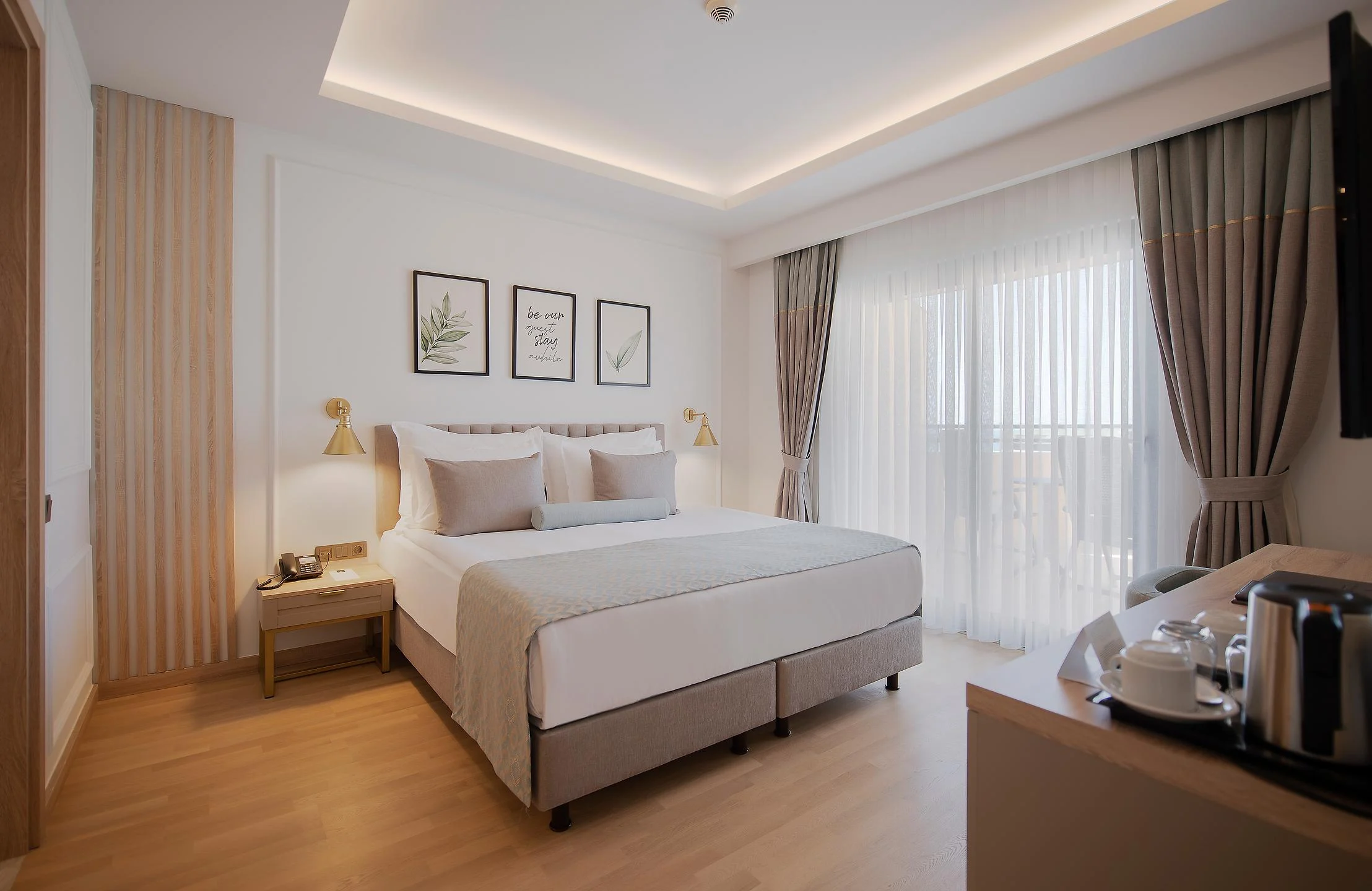 Miramare Queen Hotel