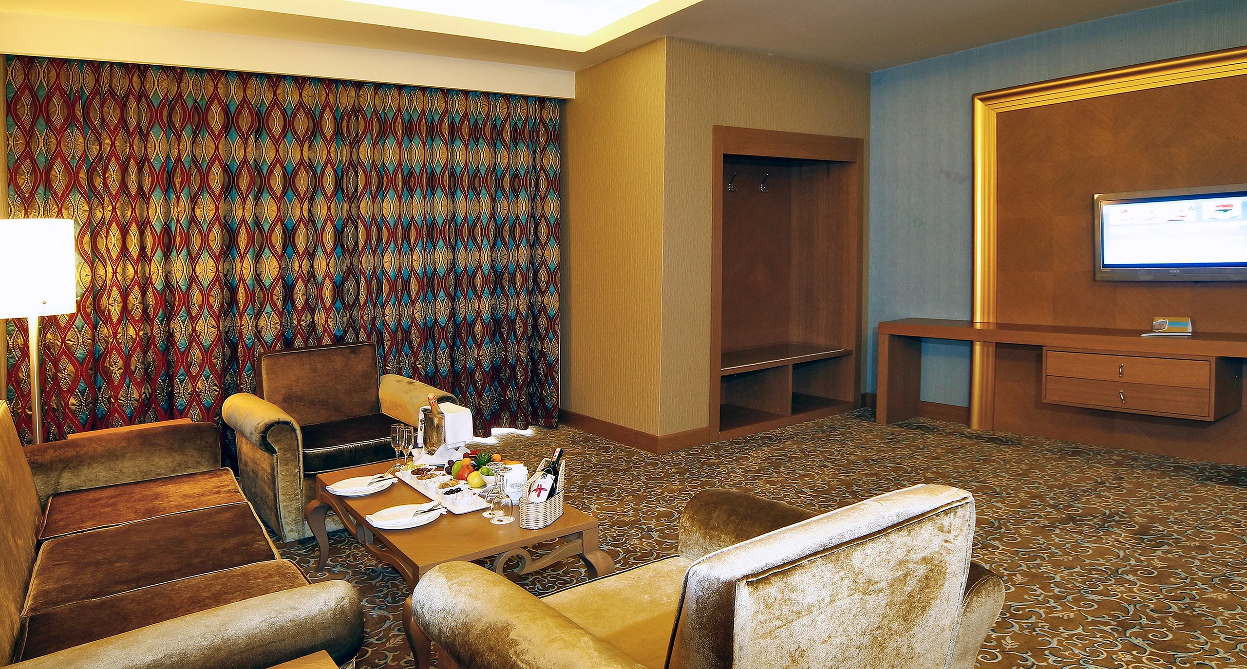 Royal Holiday Palace