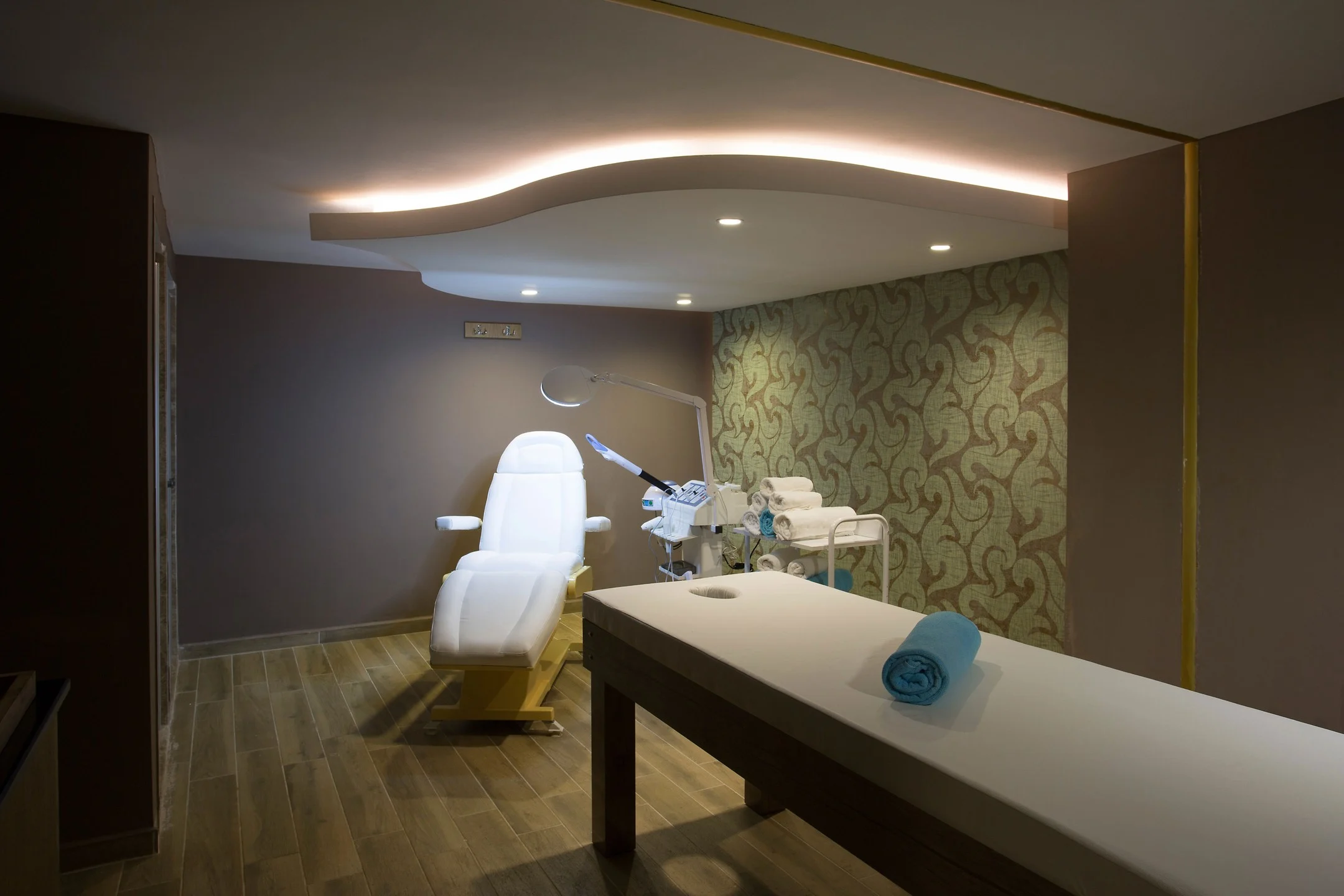 Water Side Resort & Spa