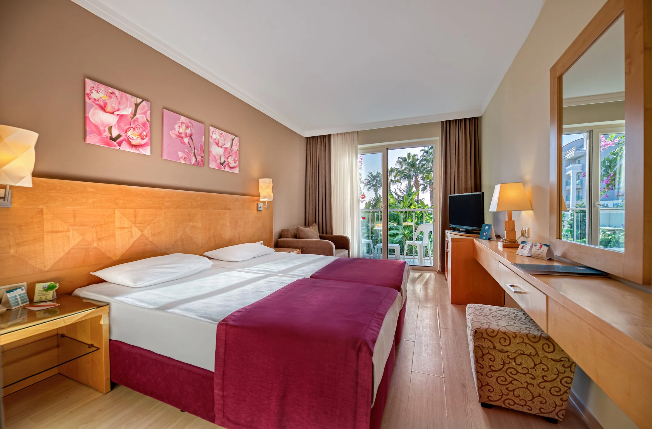 Sealife Buket Beach & Resort