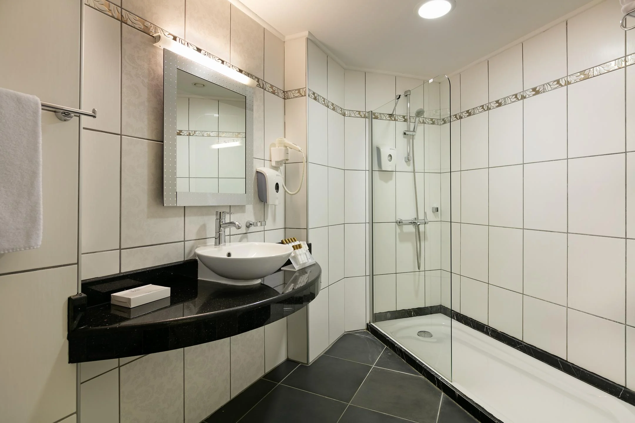 Seven Seas Hotel Blue