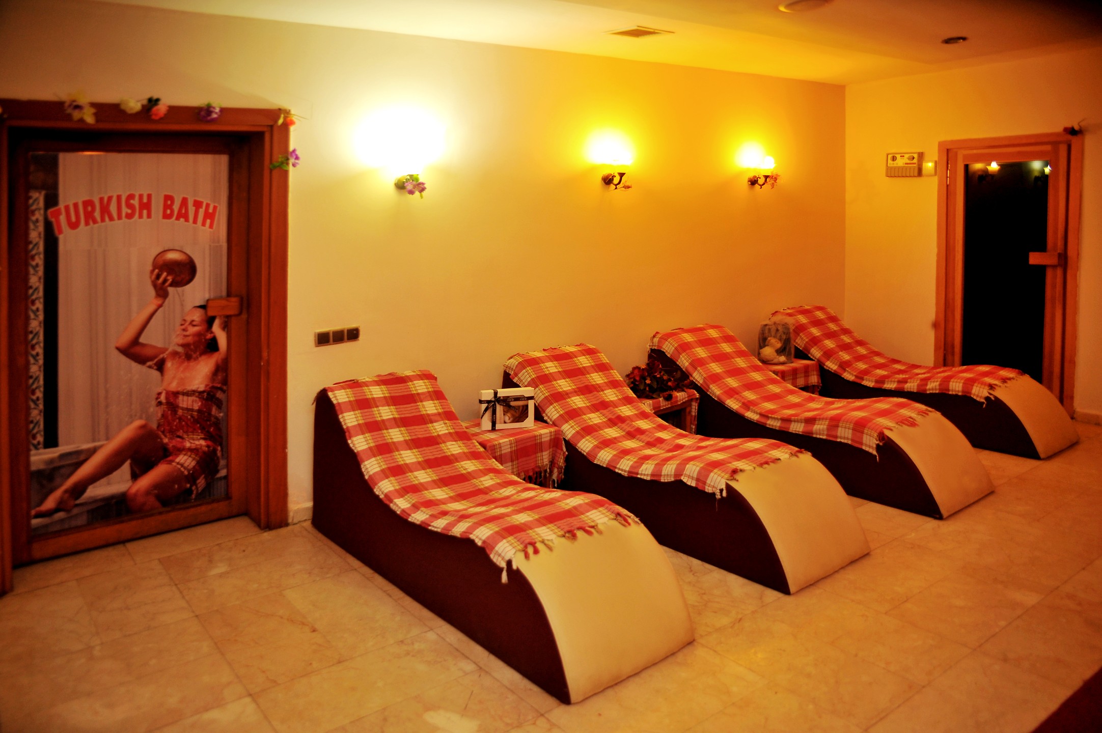 Side Town By Zhotels