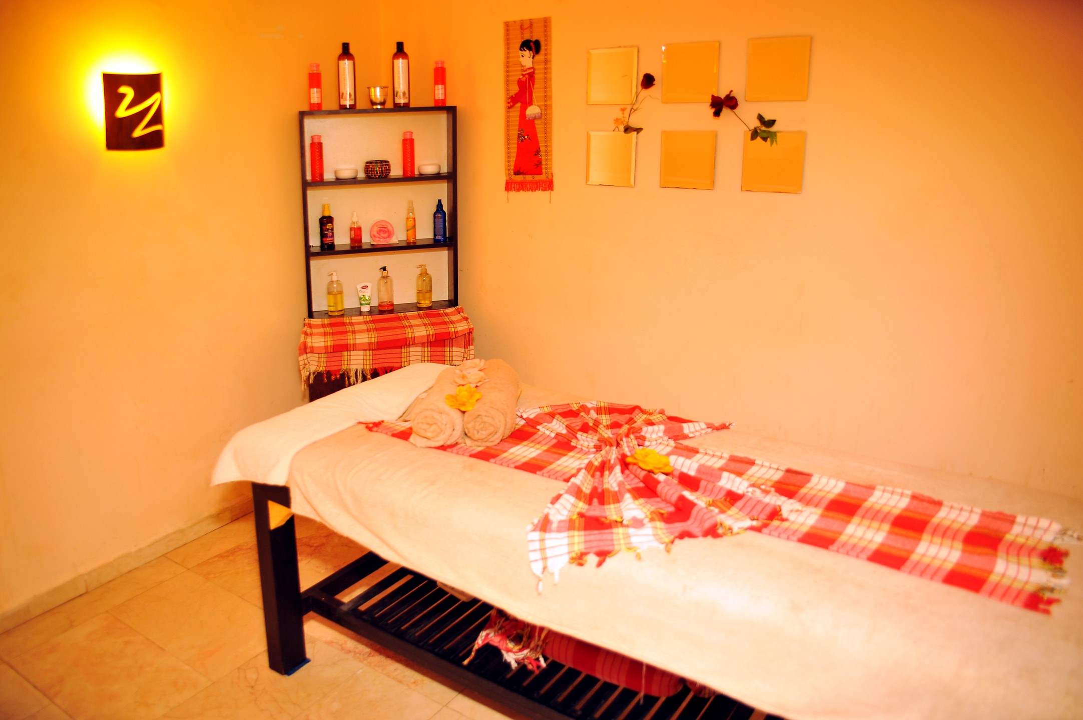 Side Town By Zhotels