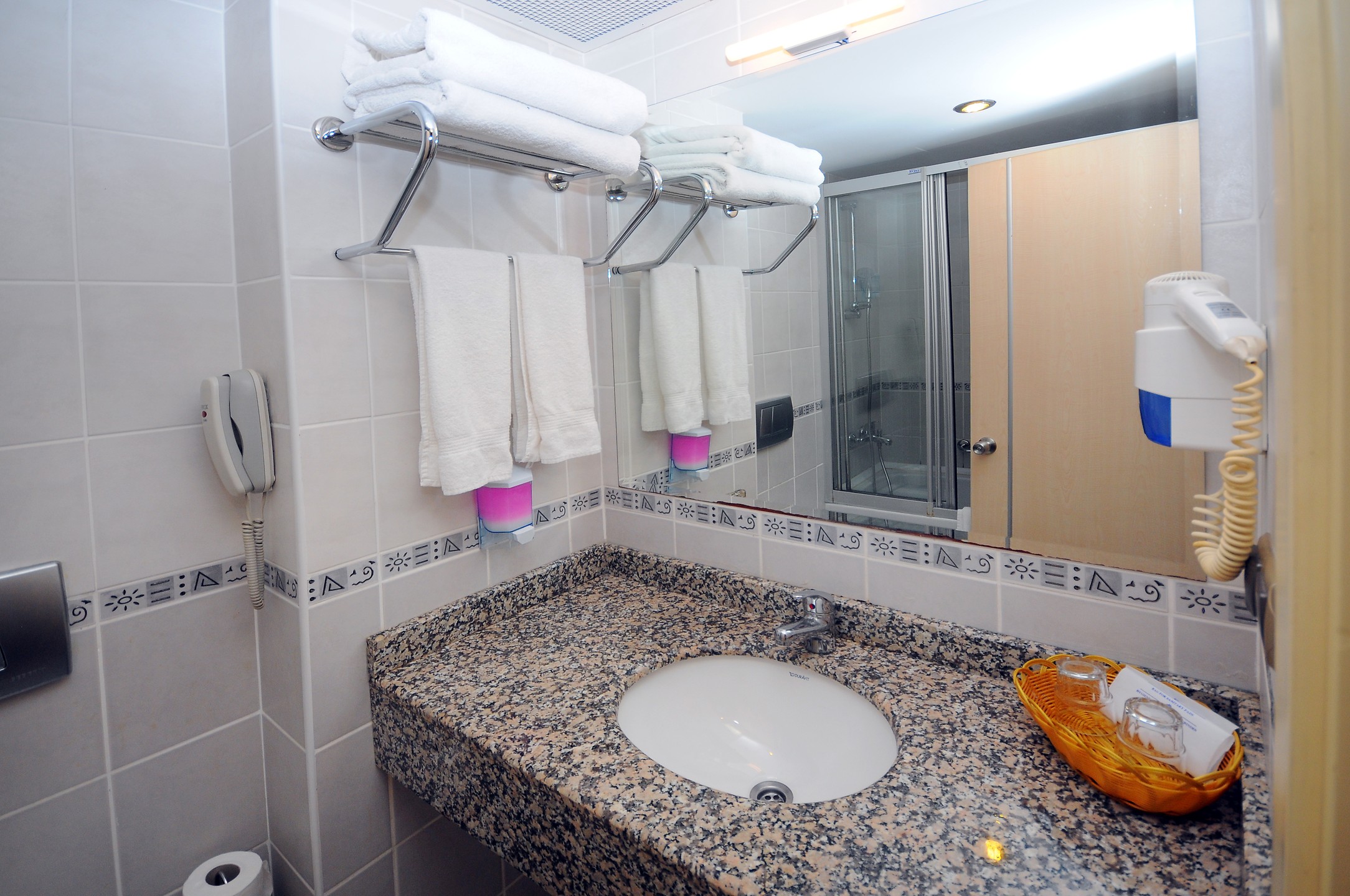 Side Town By Zhotels