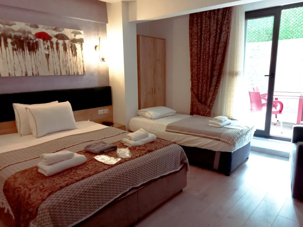 Loren Hotel & Suites