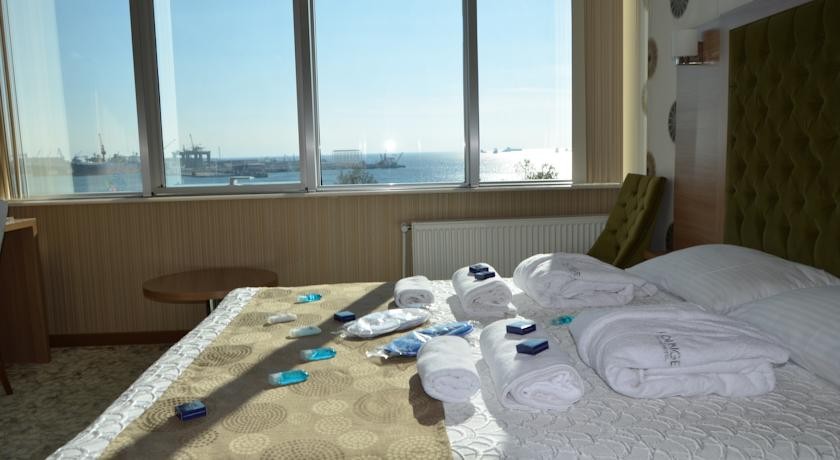 Lounge Boutique Hotel