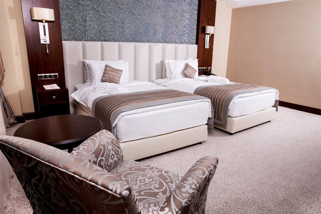 Grand Aras Hotel & Suites