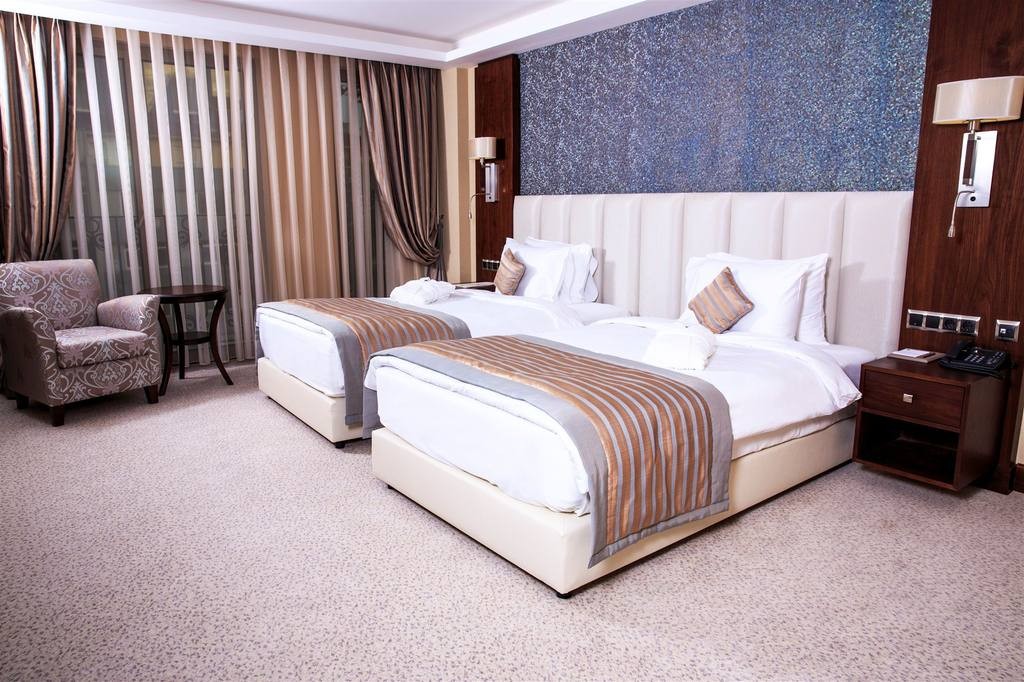 Grand Aras Hotel & Suites