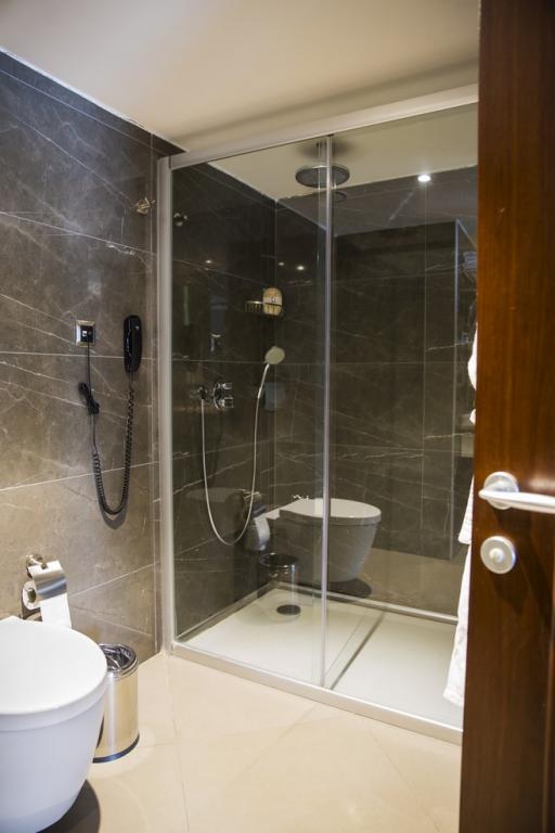 Grand Aras Hotel & Suites